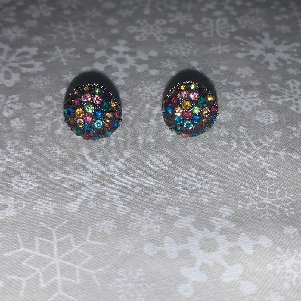 ‎MULTI COLORED CRYSTAL DOME STUD EARRINGS